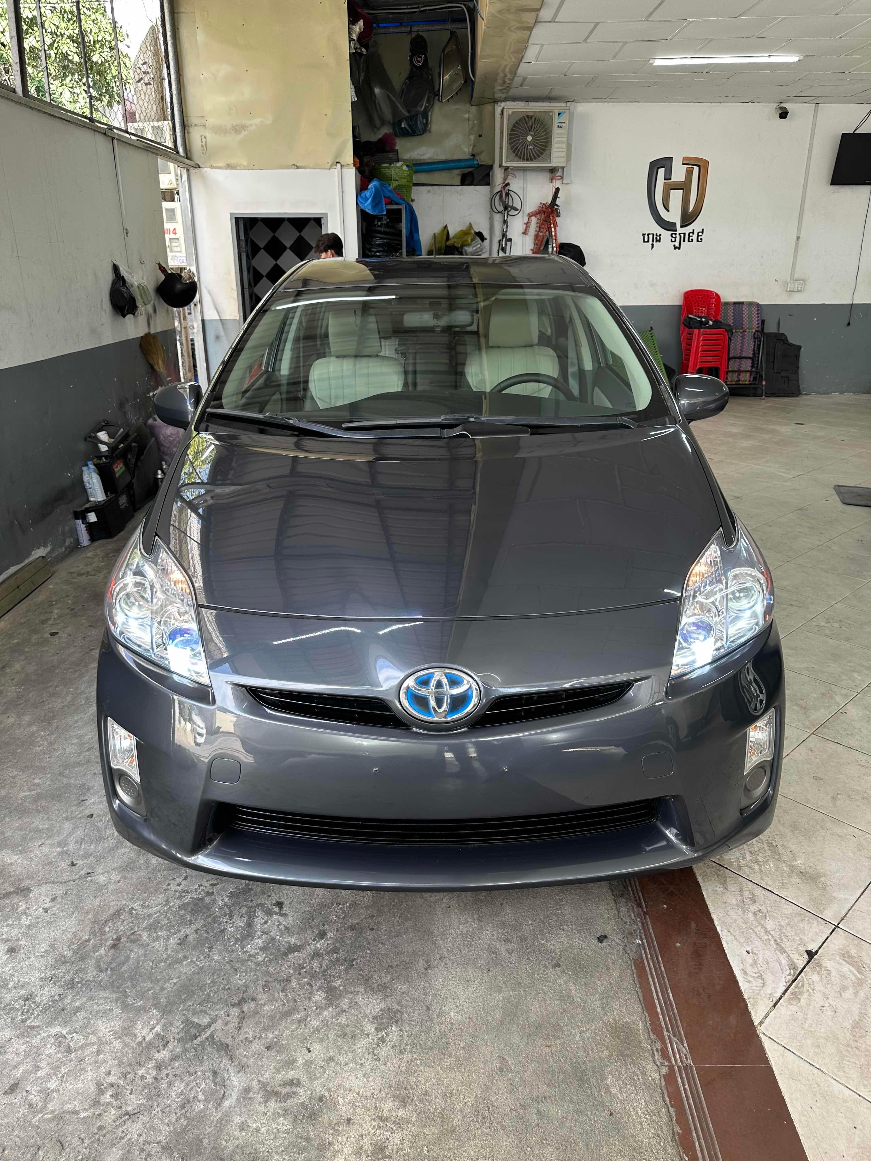 2010 Option2 / Toyota Prius ប្រផេះ
