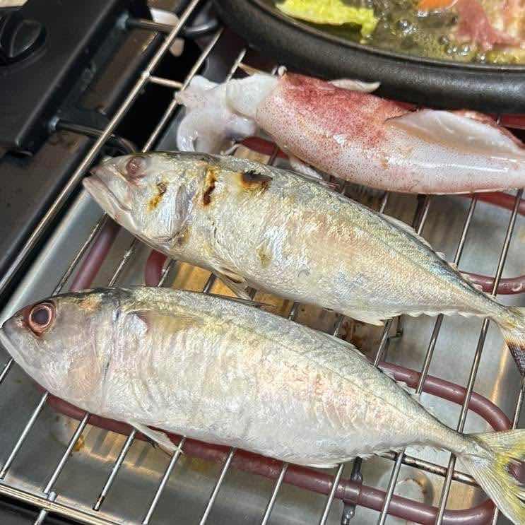 ឈុតត្រីកាម៉ុងចូកទឹង ( ត្រី សាច់គោ មឹក បង្គា ក្តាម )