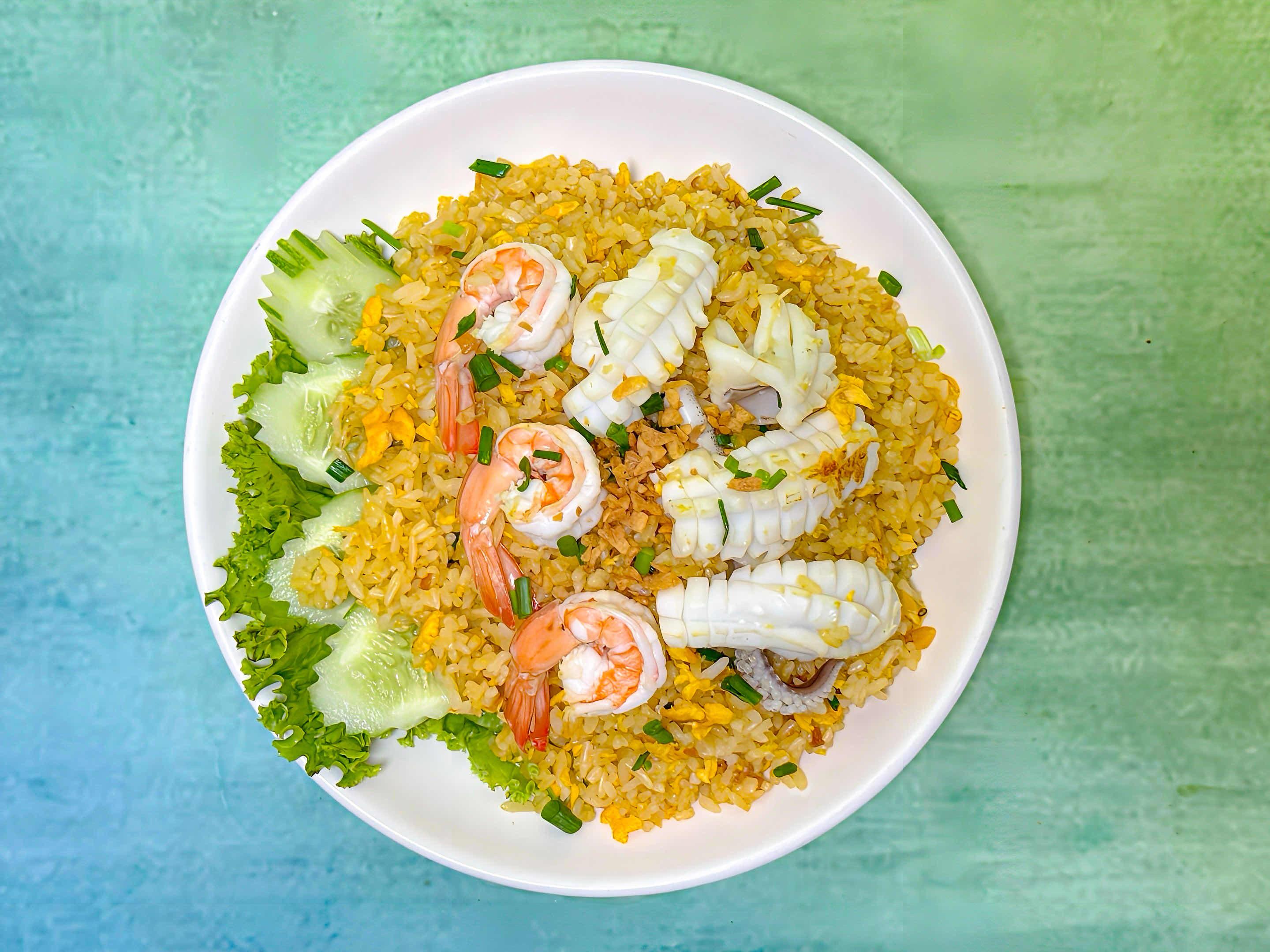 បាយឆាគ្រឿងសមុទ្រ